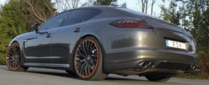 porsche panamera met ulter sportuitlaat